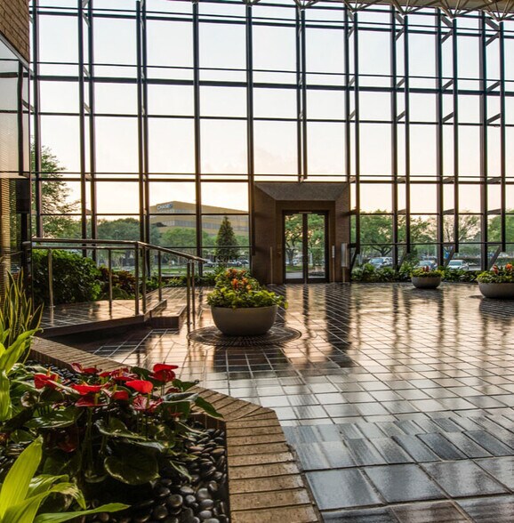 12621 Featherwood Dr, Houston, TX à louer - Hall d’entrée - Image 3 de 22