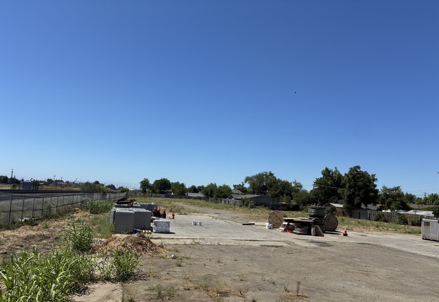 930 E Martin Luther King Jr. Blvd, Stockton, CA à vendre - Photo du bâtiment - Image 3 de 4