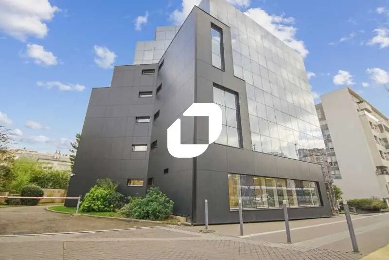 Bureau dans Courbevoie à louer - Photo du bâtiment - Image 1 de 17