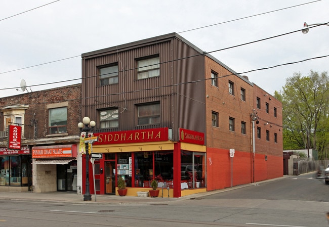 Plus de détails pour 1450 Gerrard St E, Toronto, ON - Commerce de détail à vendre
