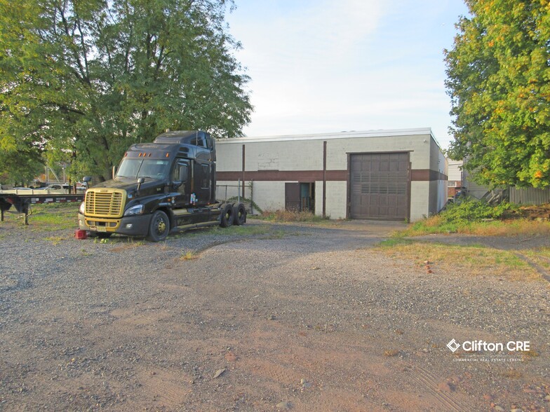 11 Paterson Ave, Wallington, NJ à louer - Photo du bâtiment - Image 1 de 17