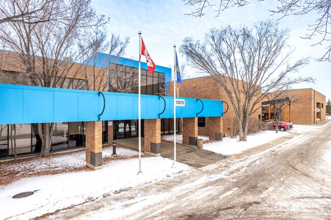 Plus de détails pour 15810 114th Ave NW, Edmonton, AB - Local d'activités à louer