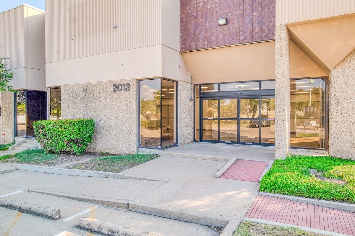 2020 Rutland Dr, Austin, TX for lease Building Photo- Image 1 of 10