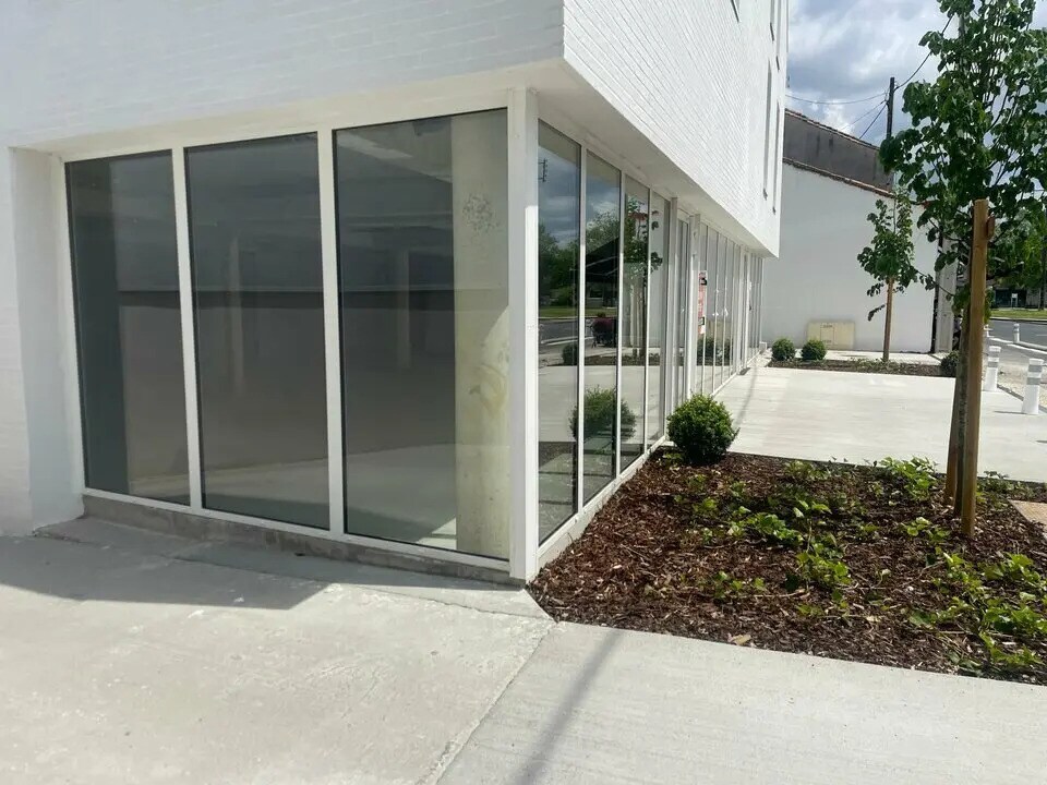 Commerce de détail dans Bordeaux à louer Photo du bâtiment- Image 1 de 9