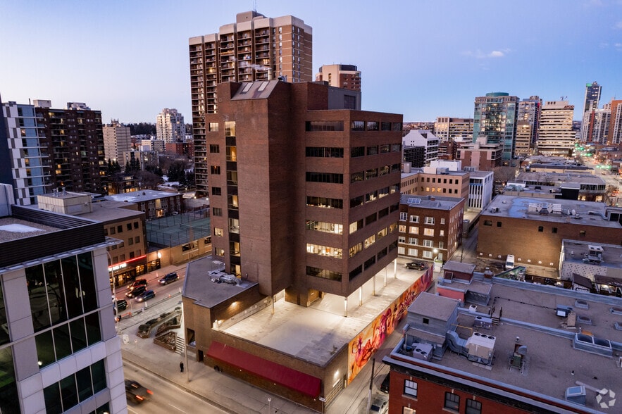 602 12th Ave SW, Calgary, AB for sale - Building Photo - Image 2 of 9