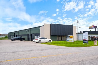 3307-3313 Industrial Pky, Jeffersonville, IN for lease Building Photo- Image 2 of 5