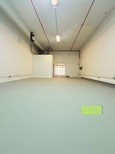 6007 S St Andrews Pl, Los Angeles, CA for lease Interior Photo- Image 2 of 10