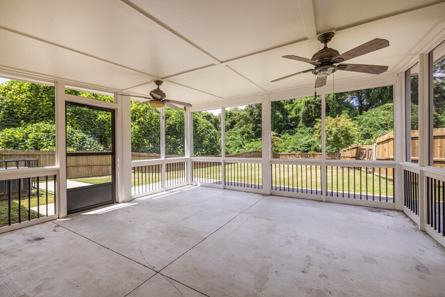 1651 Pryor Rd SW, Atlanta, GA for sale - Building Photo - Image 2 of 10