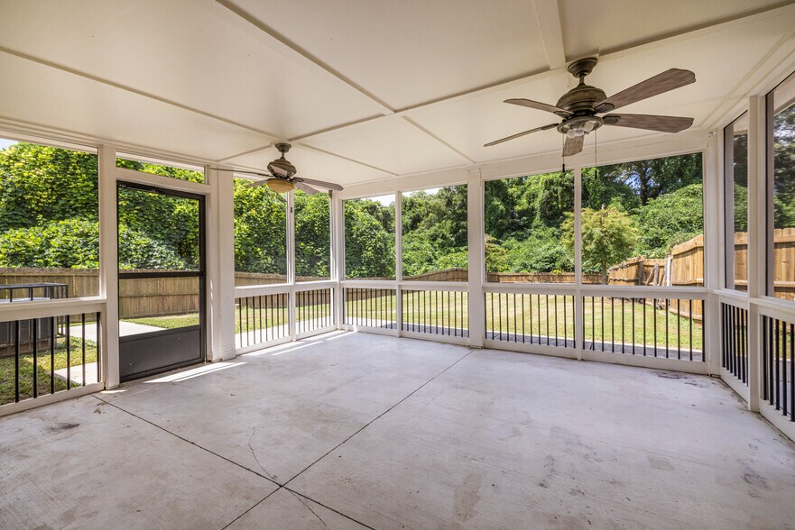 1651 Pryor Rd SW, Atlanta, GA à vendre - Photo du bâtiment - Image 2 de 10