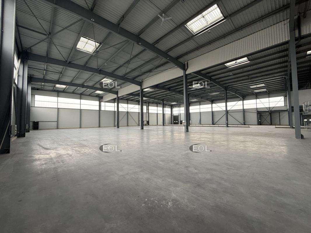 Flex in Torcy for lease Building Photo- Image 1 of 5