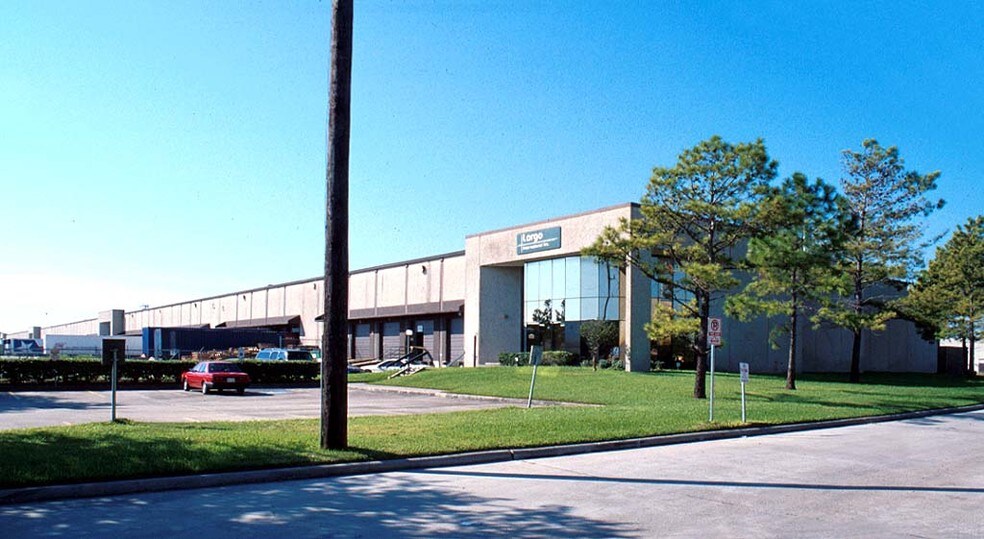 9500-9540 Clay Rd, Houston, TX à louer - Photo du bâtiment - Image 2 de 19