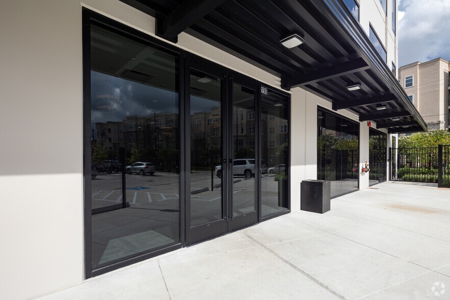 190 TC Jester Blvd, Houston, TX for lease - Building Photo - Image 2 of 66