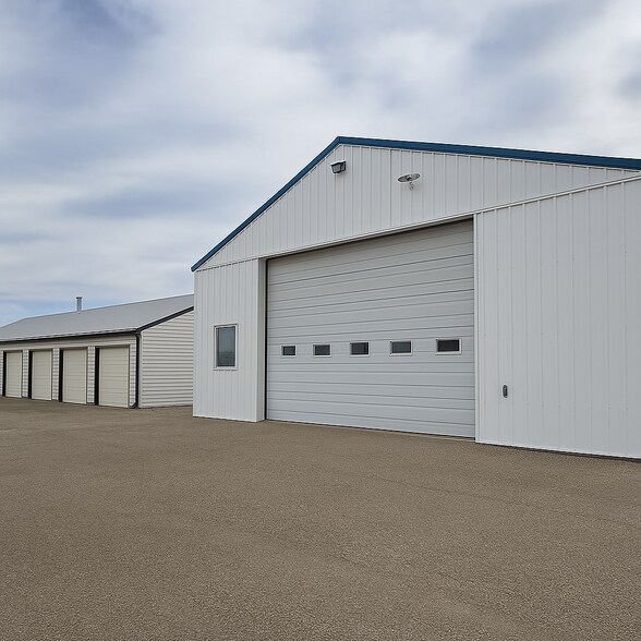 14413 HWY 16A Hwy, Vegreville, AB à vendre - Photo du bâtiment - Image 2 de 6