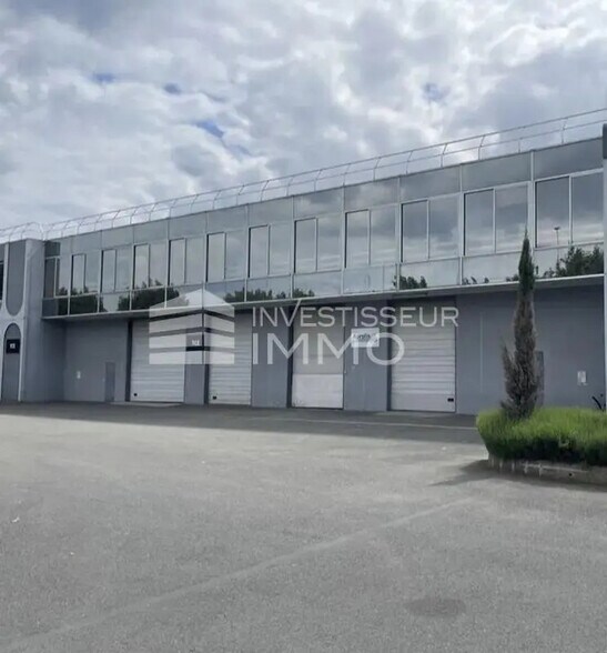 Flex dans Saint-Denis à louer - Photo du bâtiment - Image 2 de 9