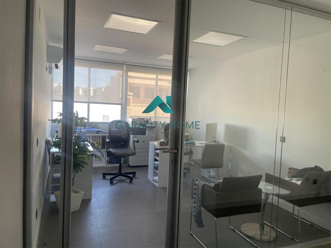 Office in València, Valencia for lease Interior Photo- Image 1 of 2