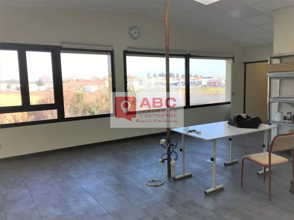 Flex in Saint-Aunès for lease Building Photo- Image 1 of 5