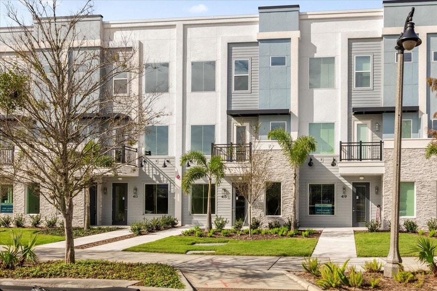 Oviedo On The Park, Oviedo, FL for lease - Building Photo - Image 1 of 30