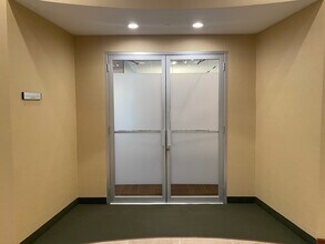 532 Broadhollow Rd, Melville, NY à louer Photo intérieure- Image 2 de 6