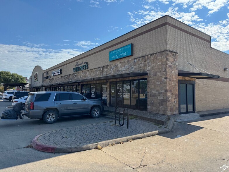 1712 Southwest Pky, College Station, TX for lease - Building Photo - Image 2 of 8