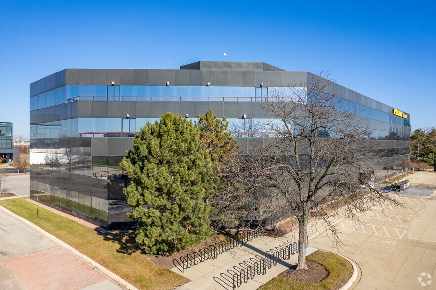 900 National Pky, Schaumburg, IL à louer - Photo du bâtiment - Image 2 de 9