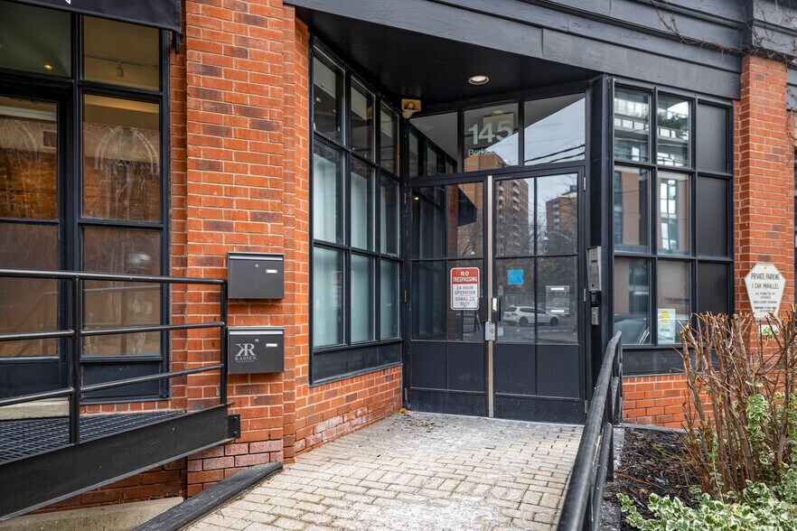 145 Berkeley St, Toronto, ON à louer - Photo du bâtiment - Image 3 de 4