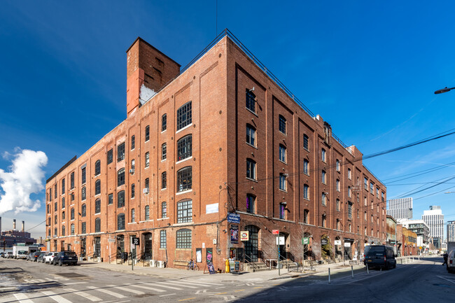 Plus de détails pour 61-67 West St, Brooklyn, NY - Bureau, Vente au détail à louer