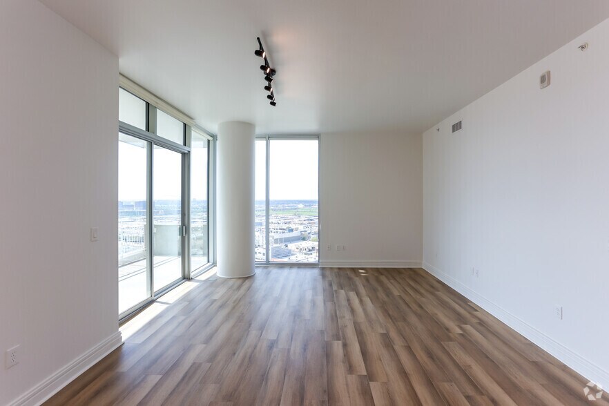 1400 Hi Line Dr, Dallas, TX à louer - Photo intérieure - Image 3 de 44