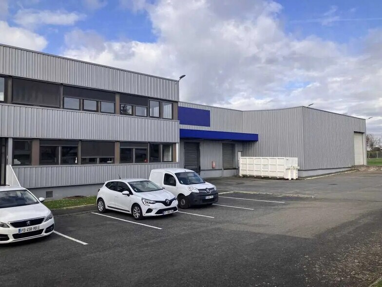 12 Rue De La Briqueterie, Louvres à louer - Photo du bâtiment - Image 3 de 14