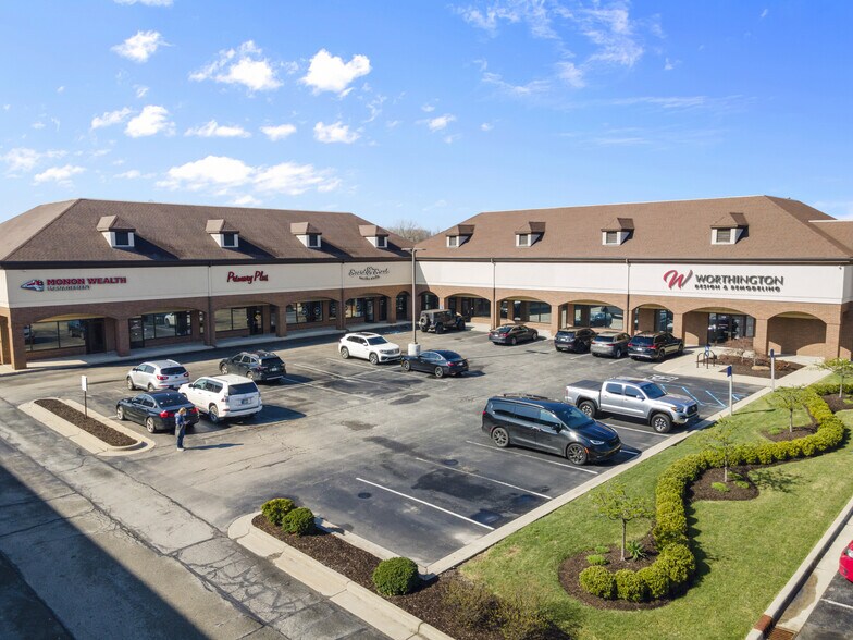 99 E Carmel Dr, Carmel, IN à louer - Photo du bâtiment - Image 1 de 8