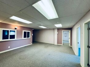 450 Pearl St, Stoughton, MA for lease Interior Photo- Image 1 of 11