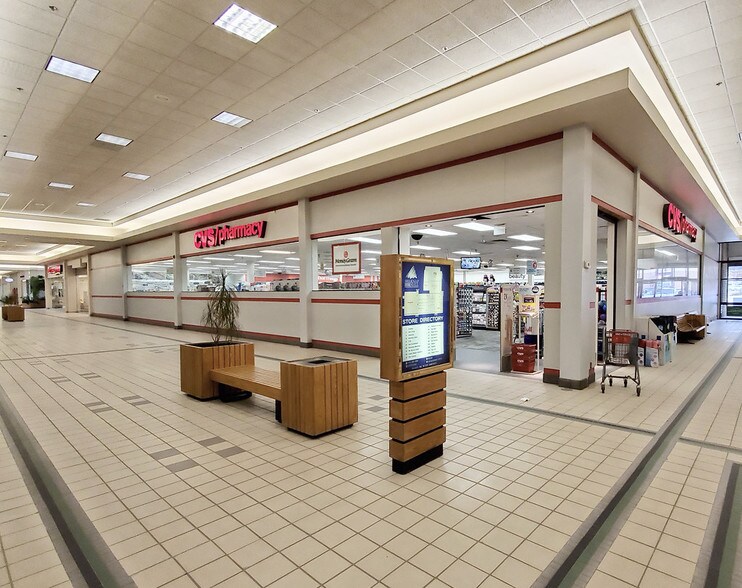 96 Daniel Webster Hwy, Belmont, NH à louer - Photo intérieure - Image 3 de 22