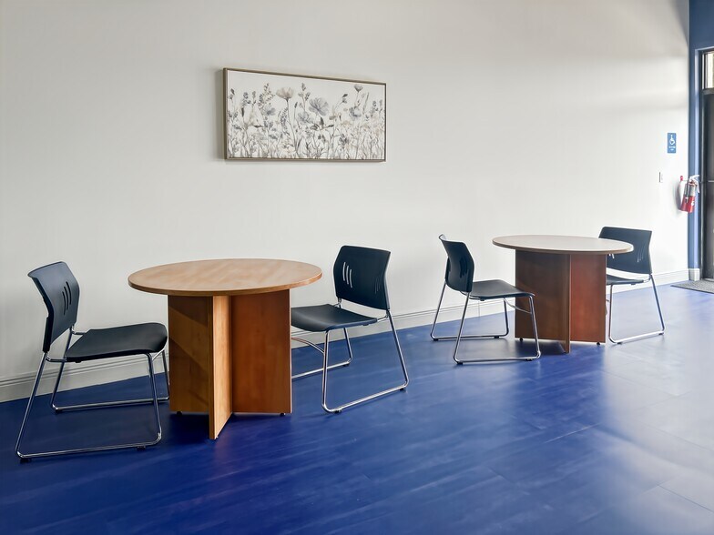 3020 W New Haven Ave, Melbourne, FL à louer - Photo du bâtiment - Image 3 de 15