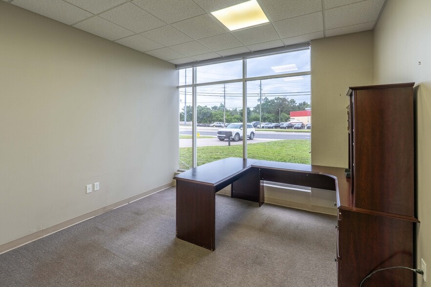 8820 66th St, Pinellas Park, FL for lease - Building Photo - Image 3 of 13