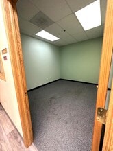 1020 Cedar Ave, St Charles, IL for lease Interior Photo- Image 2 of 3