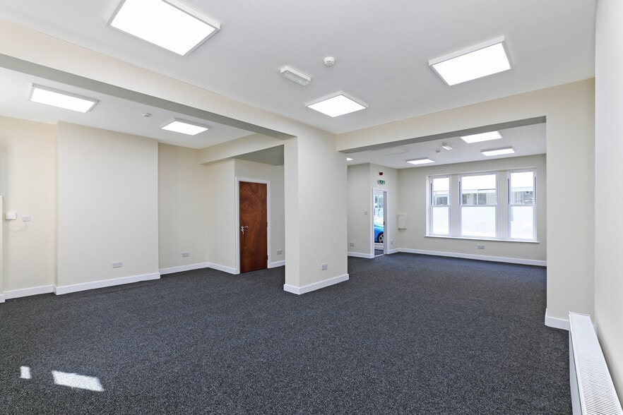 25 Regent St, Barnsley for lease - Building Photo - Image 3 of 22