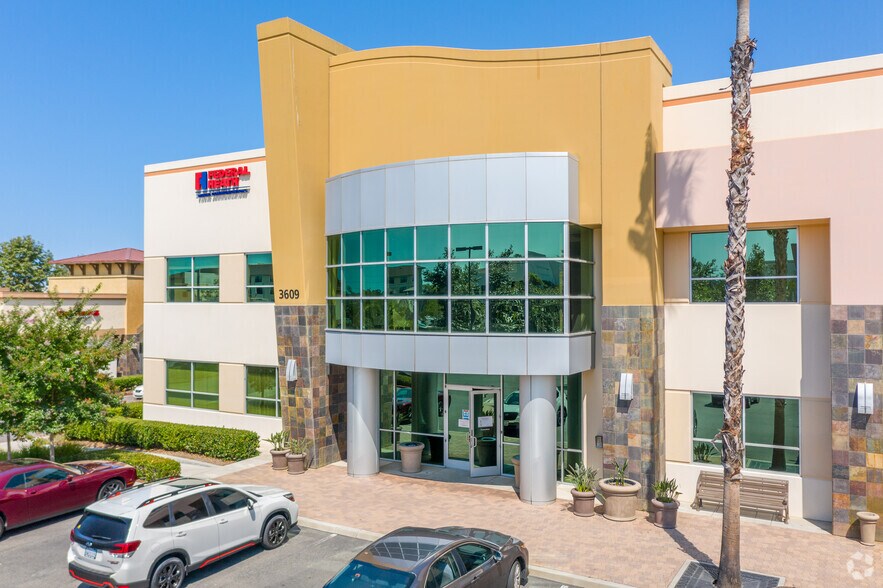 3603-3617 Ocean Ranch Blvd, Oceanside, CA à louer - Photo du bâtiment - Image 2 de 13
