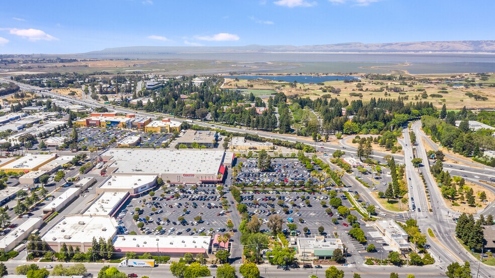 1030 N Rengstorff Ave, Mountain View, CA à louer - Photo du bâtiment - Image 3 de 50