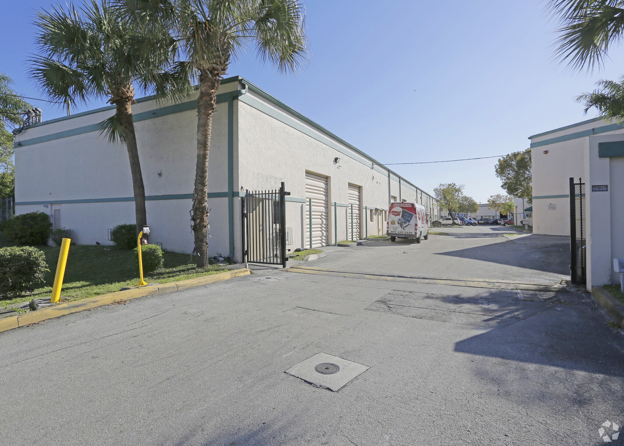 18329-18399 NE 4th Ct, North Miami Beach, FL for lease Building Photo- Image 1 of 15