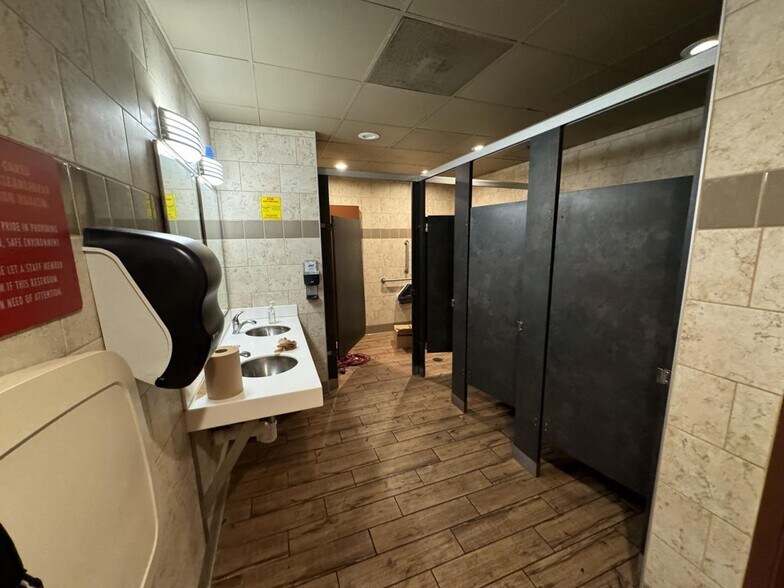 4111 Timberlake Dr, Pontoon Beach, IL à louer - Photo intérieure - Image 2 de 37