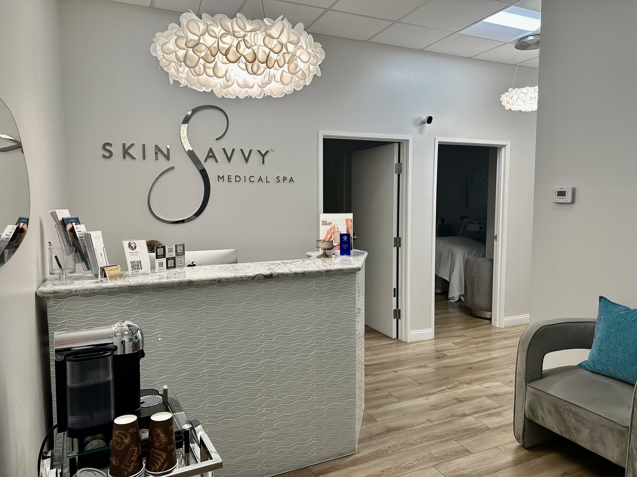 1332 Hermosa Ave, Hermosa Beach, CA for lease Interior Photo- Image 1 of 5