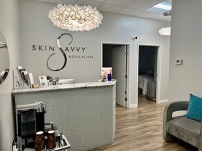 1332 Hermosa Ave, Hermosa Beach, CA for lease Interior Photo- Image 1 of 5