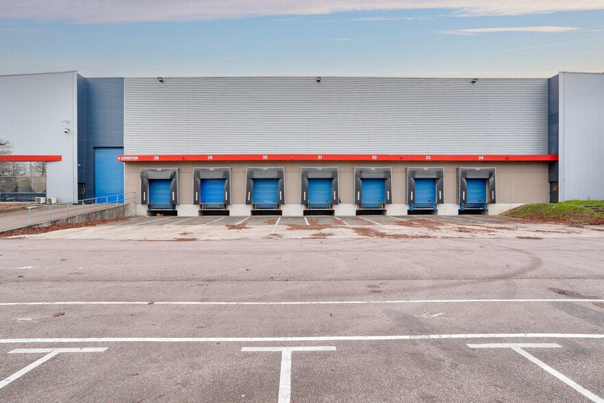 4 Bis Rue Bernard Palissy, Gargenville for lease - Building Photo - Image 2 of 14