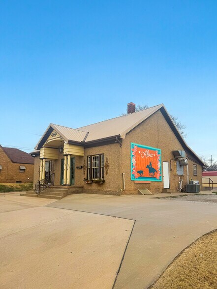 319 Oklahoma Blvd, Alva, OK à vendre - Photo du bâtiment - Image 3 de 31