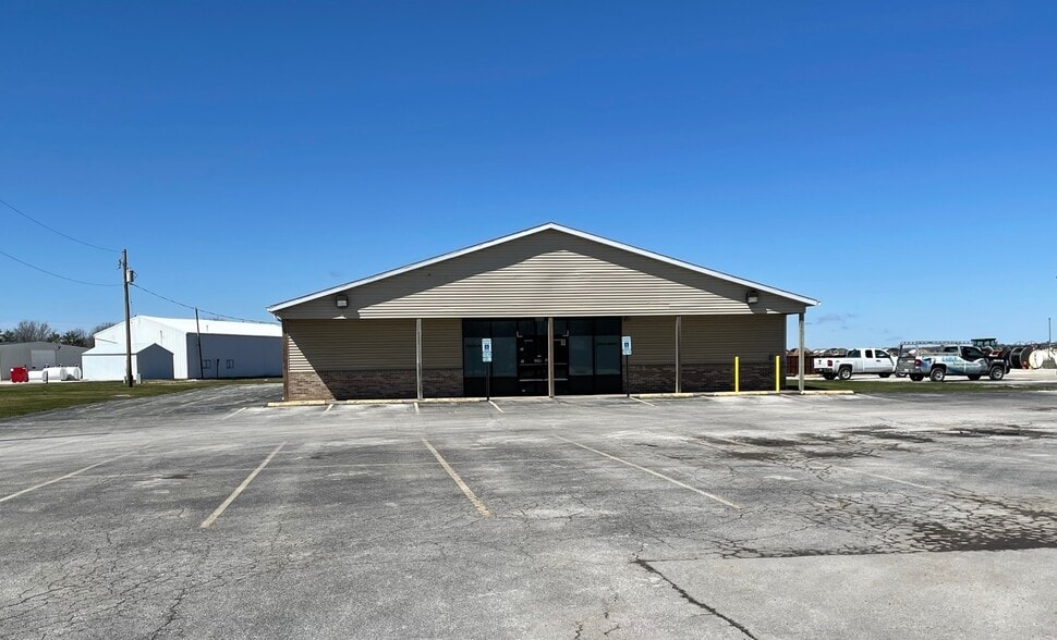 5717 Il Route 78, Virginia, IL à vendre - Photo du bâtiment - Image 1 de 8