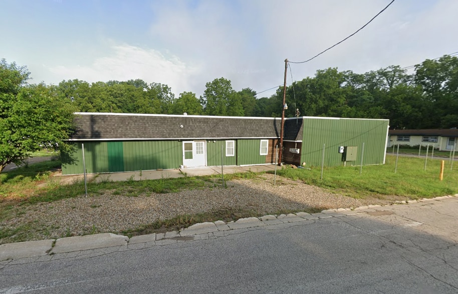 402 S Oak St, Buchanan, MI for lease - Building Photo - Image 1 of 4