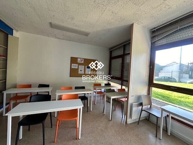 Bureau dans Argenteuil à louer - Photo du bâtiment - Image 3 de 8