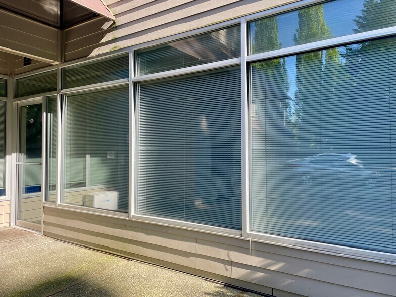 17530 NE Union Hill Rd, Redmond, WA à vendre - Photo du bâtiment - Image 2 de 11