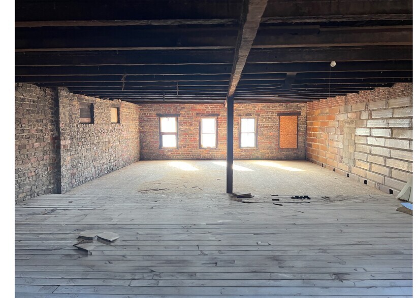 1605 Broadway, Lorain, OH à vendre - Photo du bâtiment - Image 3 de 35