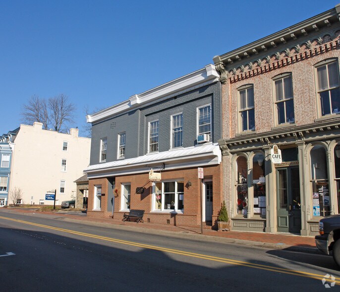 6 W Market St, Leesburg, VA à louer - Photo du bâtiment - Image 2 de 2