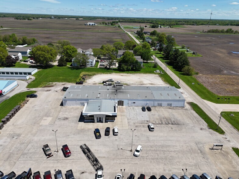 2051 N Main St, Canton, IL à vendre - Photo du bâtiment - Image 2 de 23